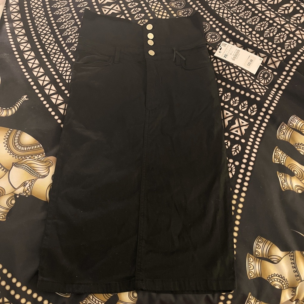 Black long skirt